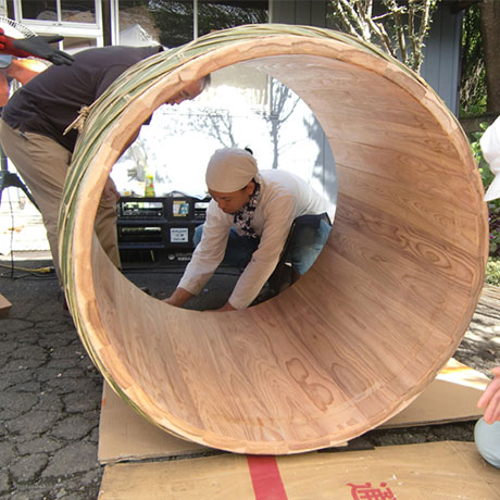 The coopers built the barell using ceder boards produced in Nara prefecture.